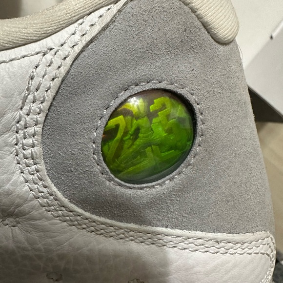 Air Jordan 13 Retro ‘White Wolf Grey’ - Picture 10 of 12